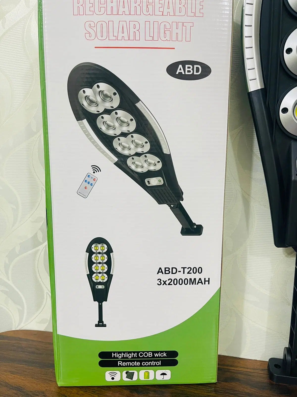 400WHrs, 3-Cell Li-ion 8 COB with an approximate life of 12 hours | Powerful Brightness 🔆